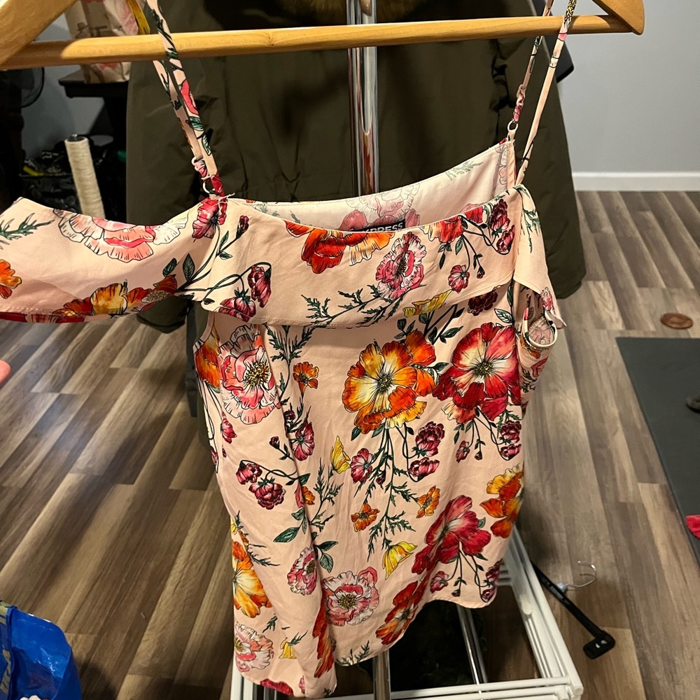 Express off the shoulder floral